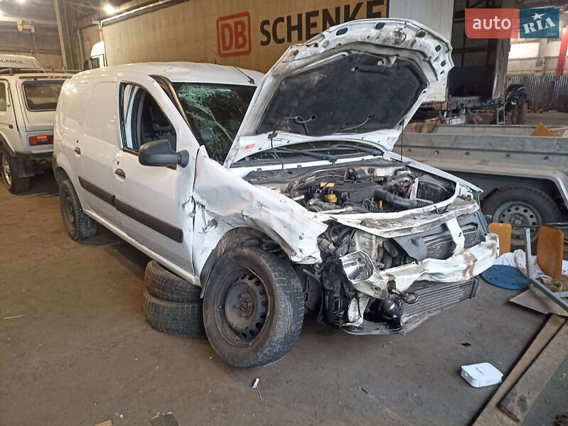 Грузовой фургон Renault Logan Van 2011 в Запорожье фото 7 Грузовой фургон Renault Logan Van 2011 в Запорожье