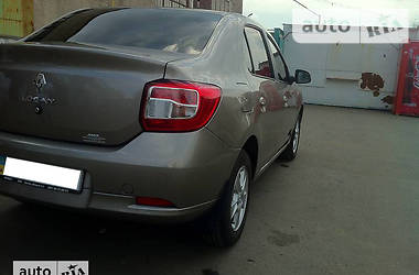 Седан Renault Logan 2013 в 