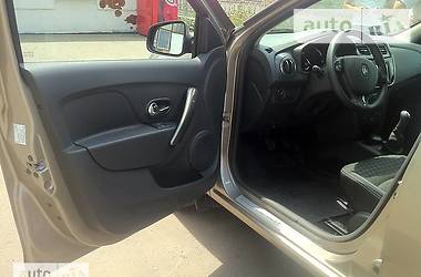 Седан Renault Logan 2013 в 