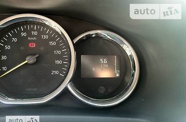 Седан Renault Logan 2013 в 