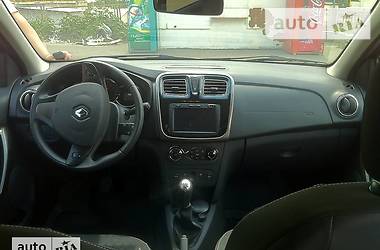 Седан Renault Logan 2013 в 
