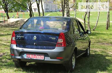 Седан Renault Logan 2010 в Киеве