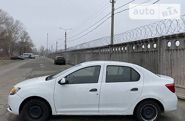 Седан Renault Logan 2015 в Кам'янському