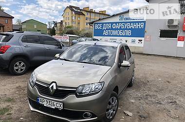 Седан Renault Logan 2015 в 