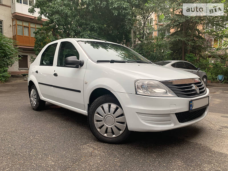 Renault logan 2012 года