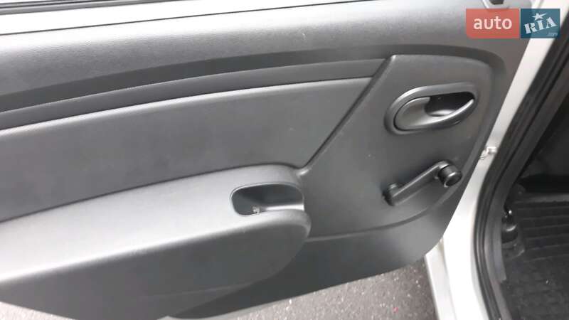 Седан Renault Logan 2011 в Ужгороде