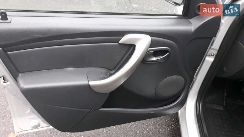 Седан Renault Logan 2011 в Ужгороде