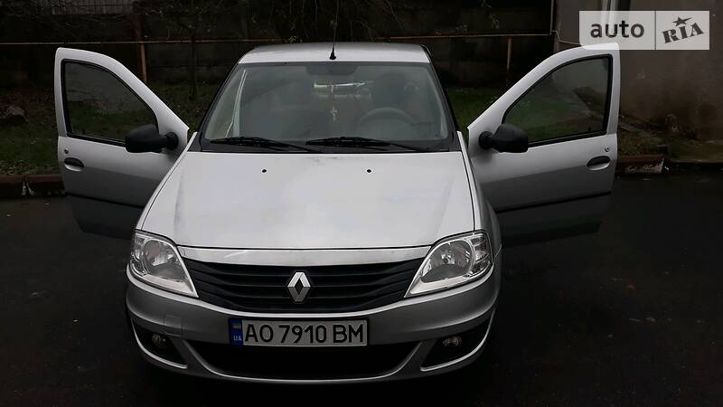 Седан Renault Logan 2011 в Ужгороде