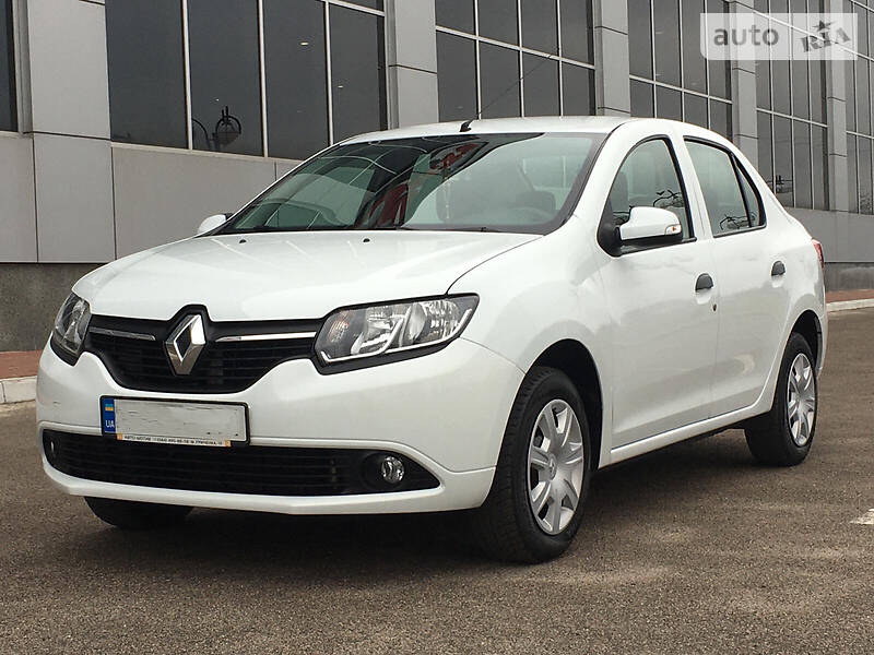 Седан Renault Logan 2015 в 