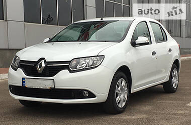 Седан Renault Logan 2015 в 