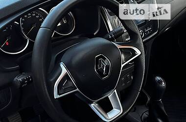 Седан Renault Logan 2019 в 