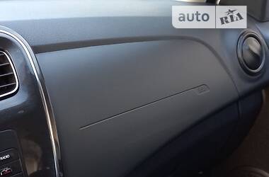 Седан Renault Logan 2019 в 