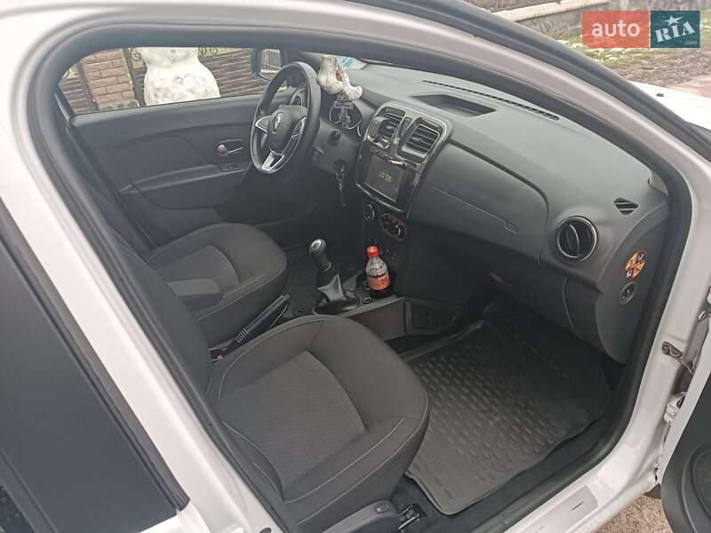 Седан Renault Logan 2017 в Умани