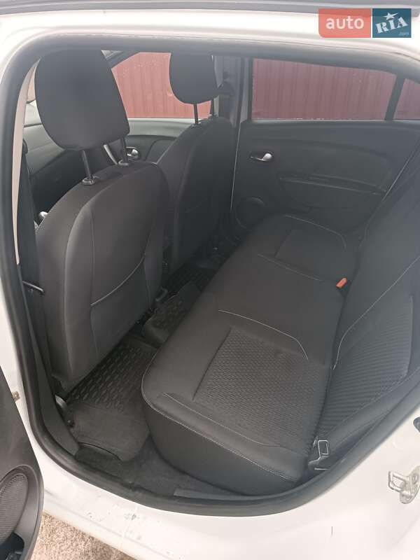 Седан Renault Logan 2017 в Умани