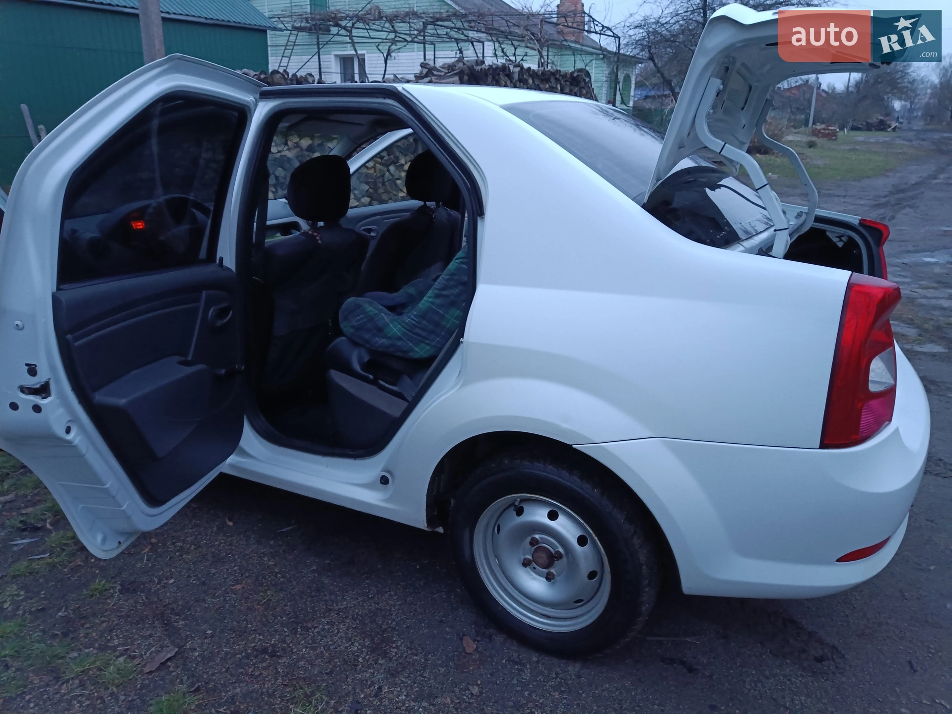 2011 Renault Logan - мініатюра 7