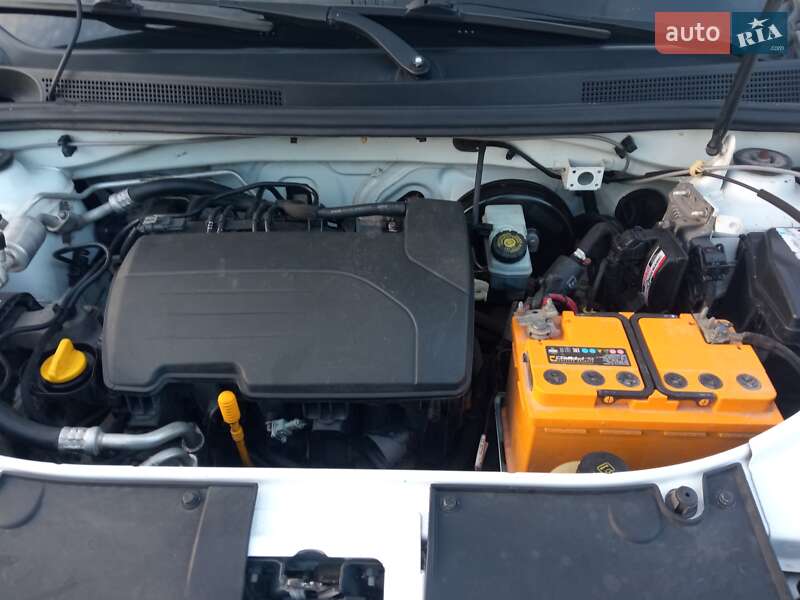 Седан Renault Logan 2013 в Доброславе