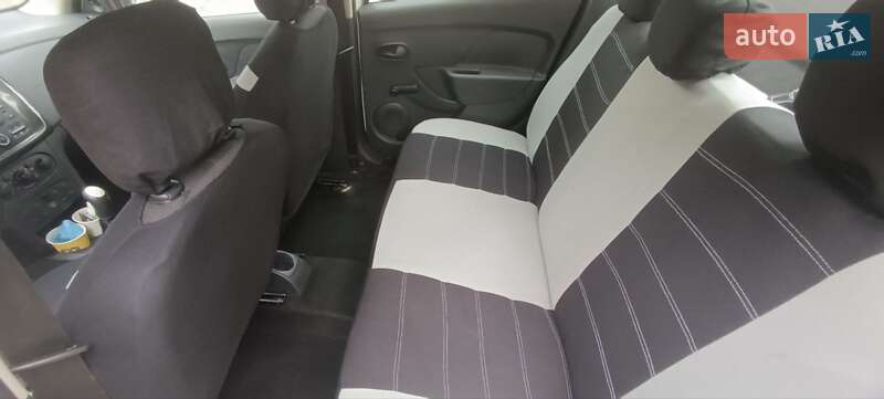 Седан Renault Logan 2017 в Нетешине