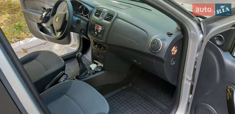 Седан Renault Logan 2013 в Харькове