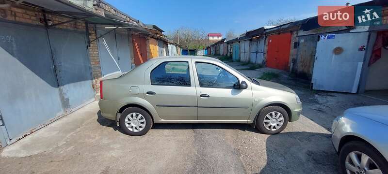 Седан Renault Logan 2011 в Никополе