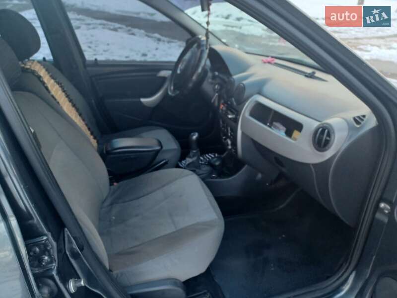 Седан Renault Logan 2011 в Кам'янському