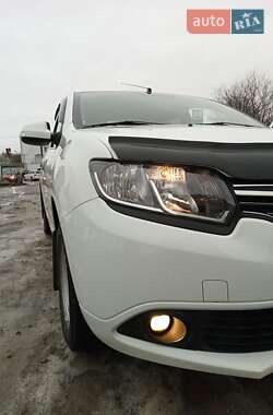 Седан Renault Logan 2013 в Львове