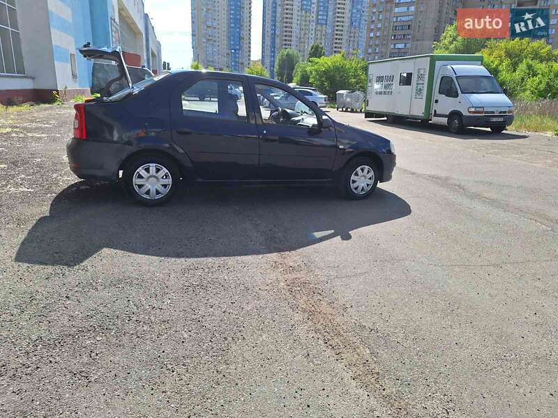 Седан Renault Logan 2011 в Киеве