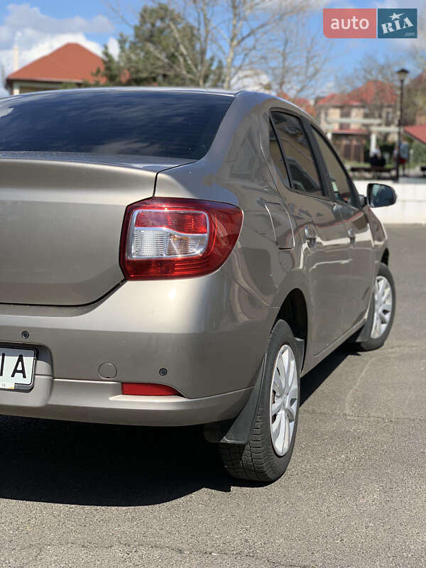 Седан Renault Logan 2013 в Одессе