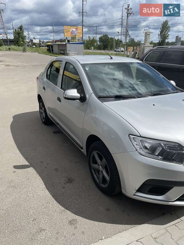 Седан Renault Logan 2018 в Киеве