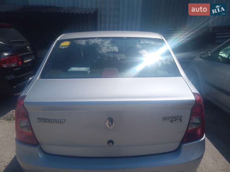 Седан Renault Logan 2010 в Запоріжжі