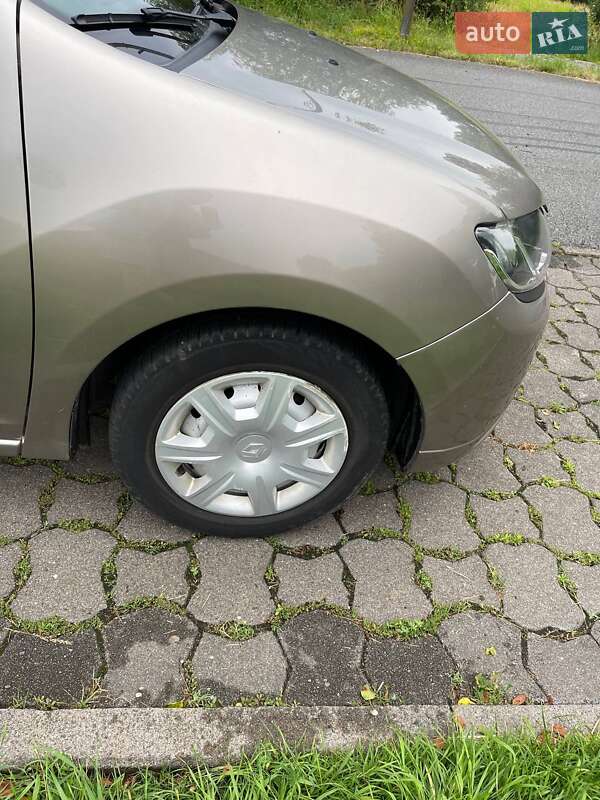 Седан Renault Logan 2015 в Харкові
