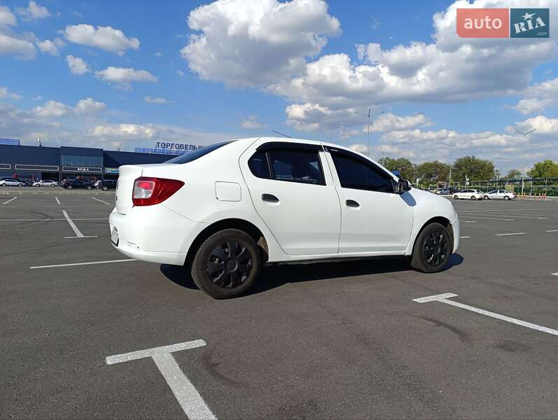 Седан Renault Logan 2013 в Днепре