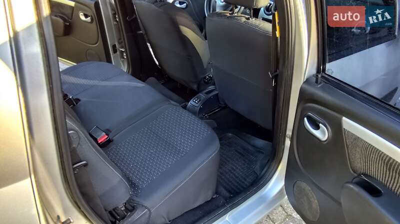 Универсал Renault Logan 2009 в Харькове