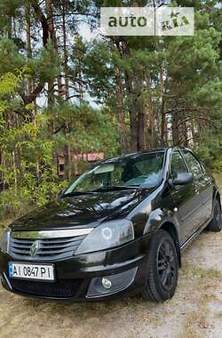 Седан Renault Logan 2011 в 