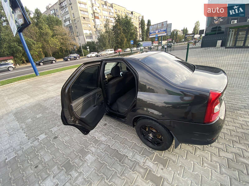 Седан Renault Logan 2011 в Киеве