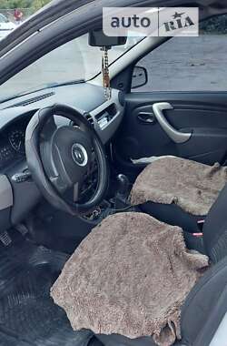Седан Renault Logan 2012 в 