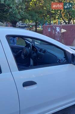 Седан Renault Logan 2014 в Днепре
