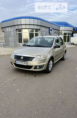 Седан Renault Logan 2012 в Ахтырке