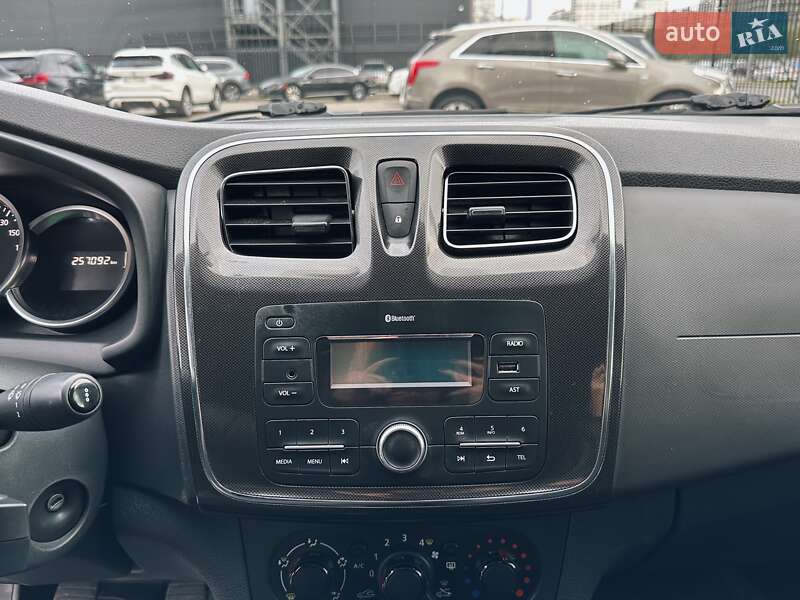 Седан Renault Logan 2021 в Киеве
