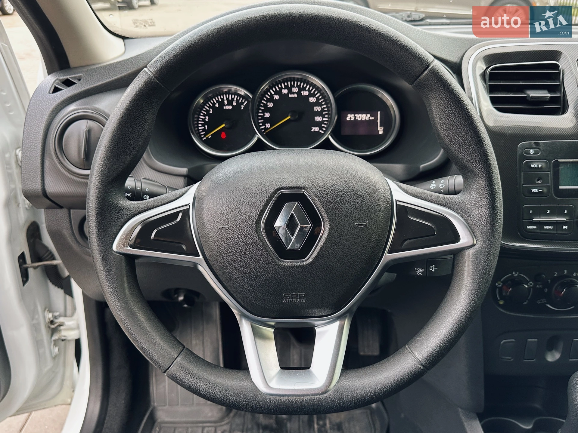 2021 Renault Logan - мініатюра 5