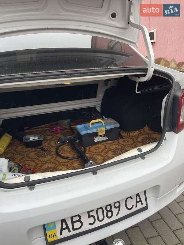 Седан Renault Logan 2013 в Вінниці фото 10 Седан Renault Logan 2013 в Вінниці