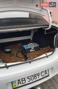 Седан Renault Logan 2013 в 