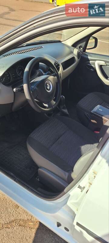 Седан Renault Logan 2011 в Хмельницком