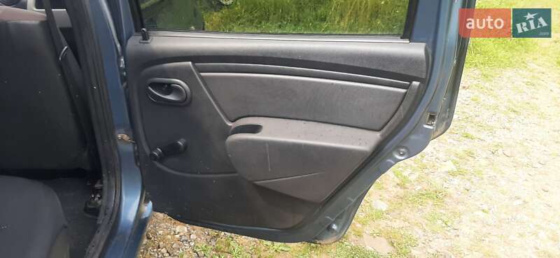 Седан Renault Logan 2011 в Яремче