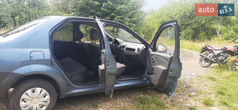 Седан Renault Logan 2011 в Яремче