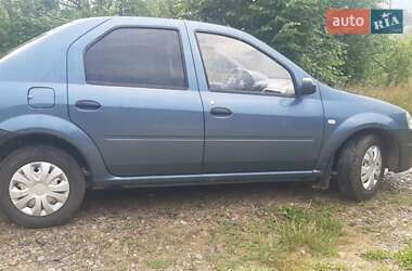 Седан Renault Logan 2011 в Яремче