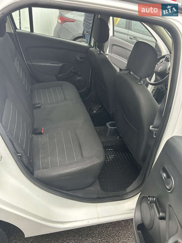 Седан Renault Logan 2020 в Киеве