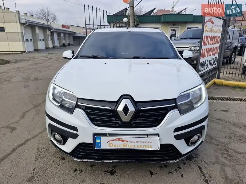 Седан Renault Logan 2017 в 