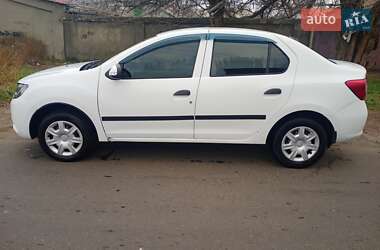 Седан Renault Logan 2013 в 