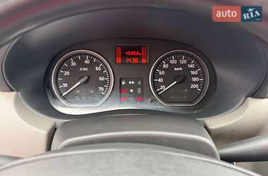 Седан Renault Logan 2010 в 