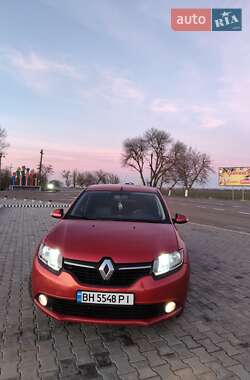 Седан Renault Logan 2014 в 